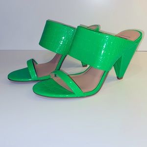INC NWT Lime Faux Crocodile Sandals size 8.5